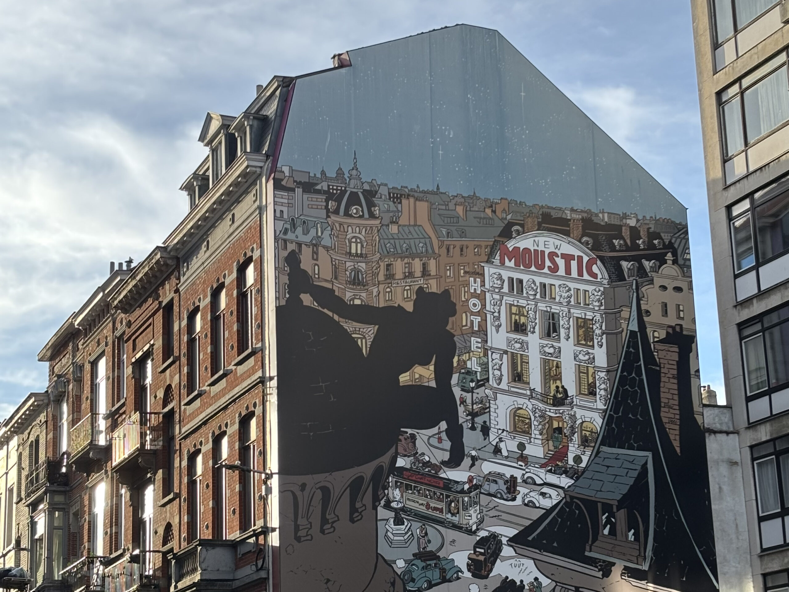 Mural on the side of a building in Brussels.